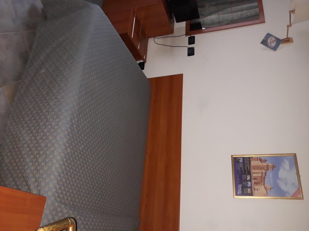 Adelphi Room & Breakfast Феррара Экстерьер фото